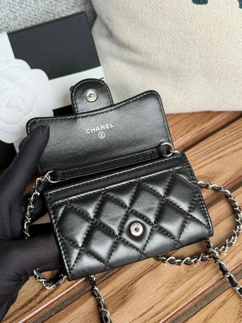 Ch**el wallets 4081-0122