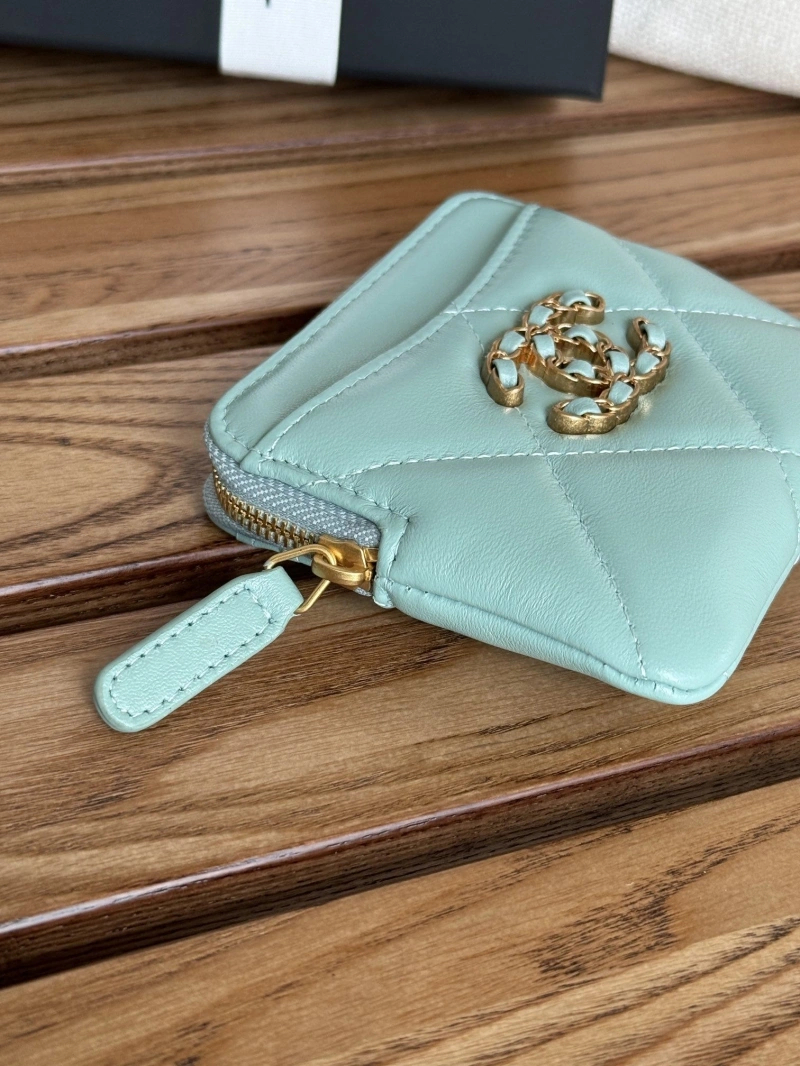 Ch**el wallets 4081-0130