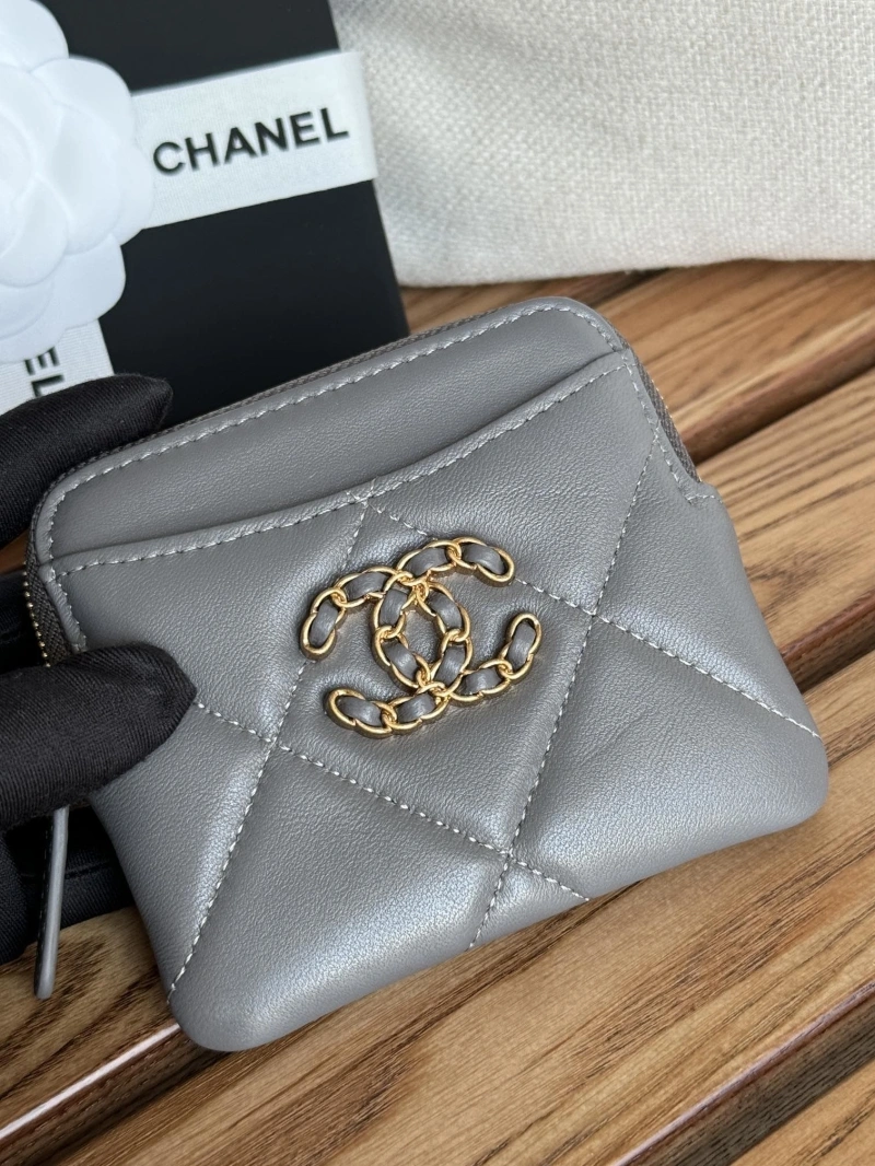 Ch**el wallets 4081-0132