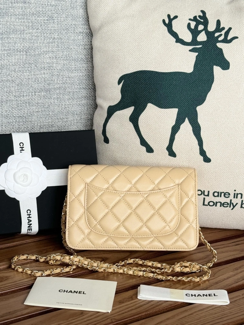 Ch**el wallets 4081-0148