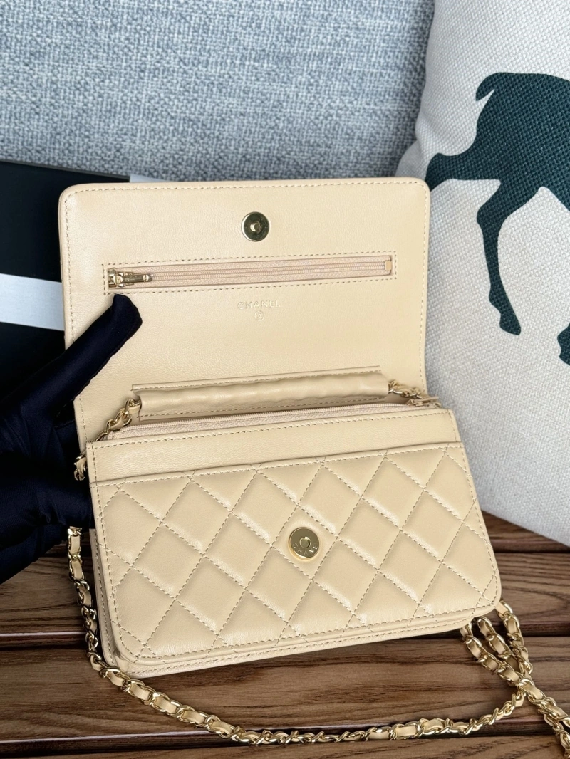 Ch**el wallets 4081-0148