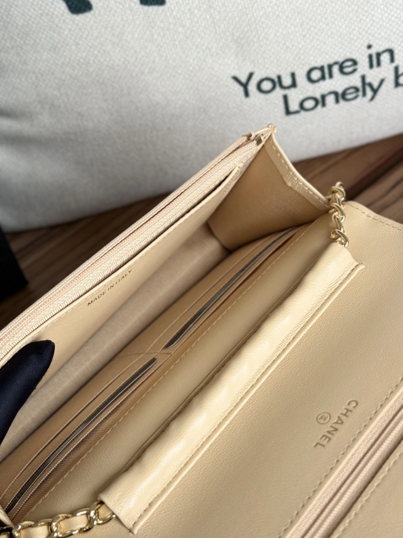 Ch**el wallets 4081-0148