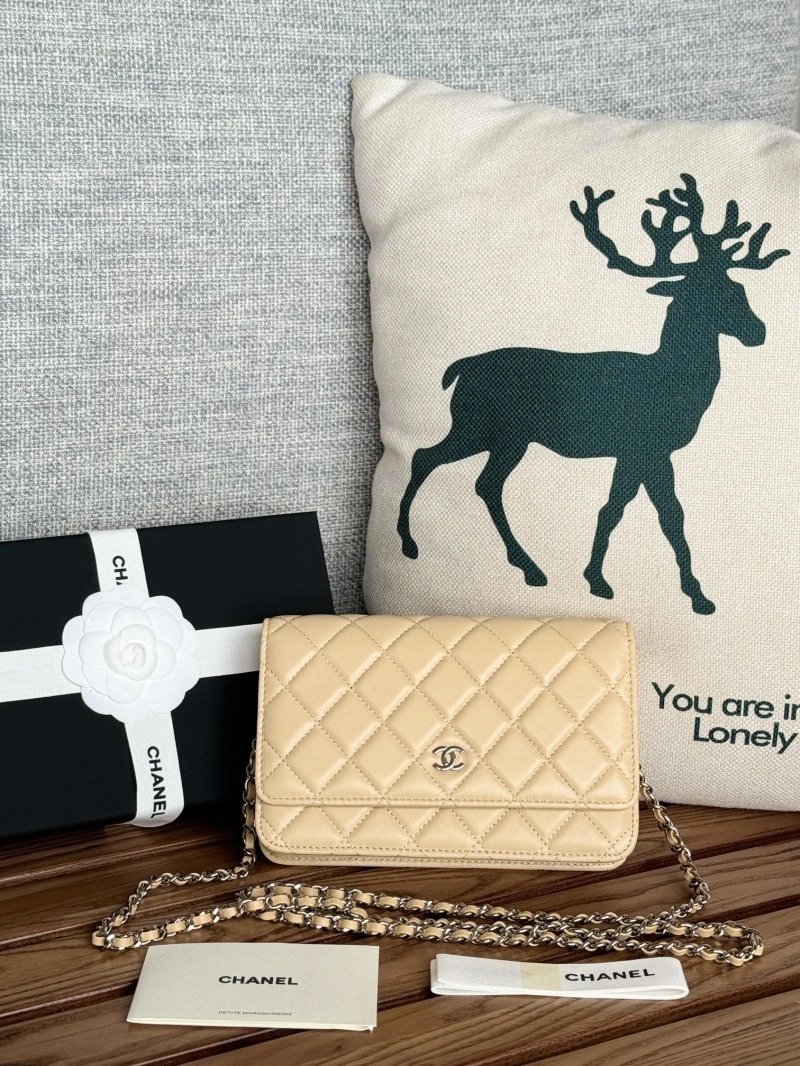 Ch**el wallets 4081-0149