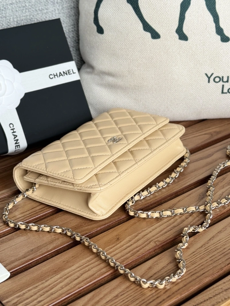 Ch**el wallets 4081-0149