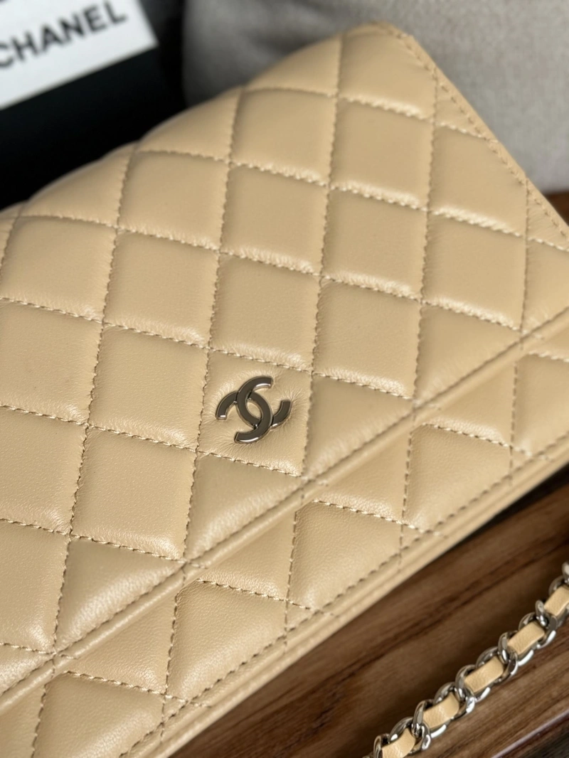 Ch**el wallets 4081-0149