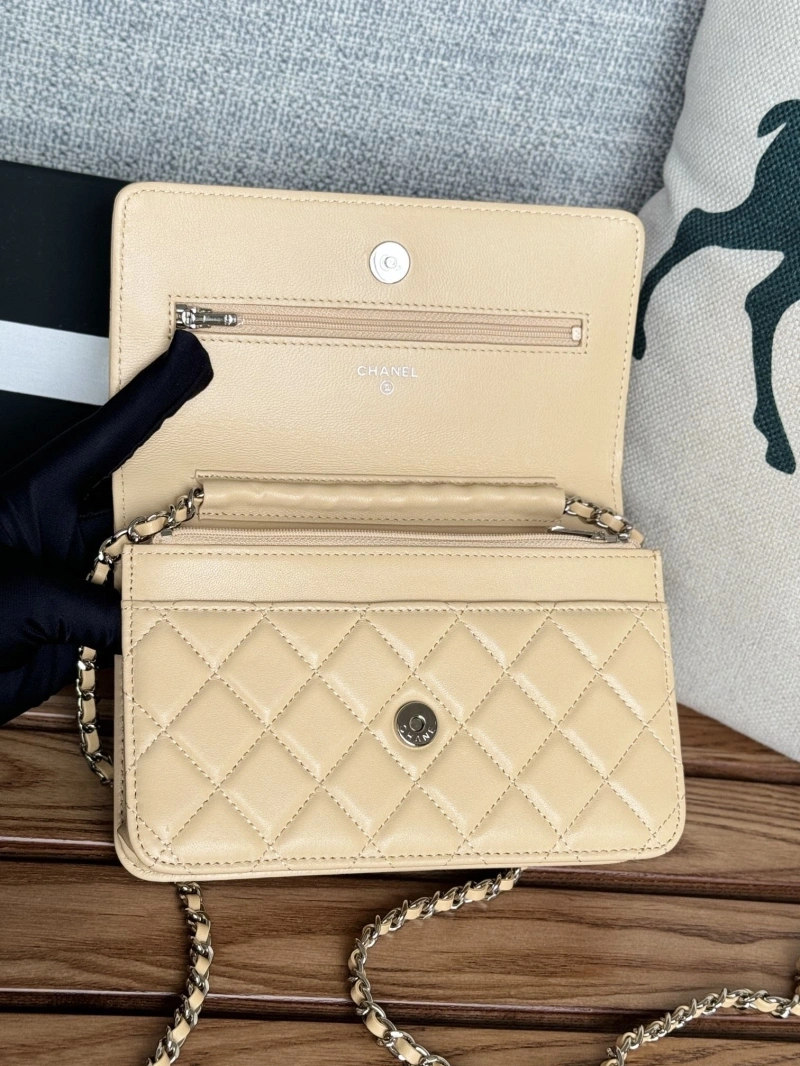 Ch**el wallets 4081-0149