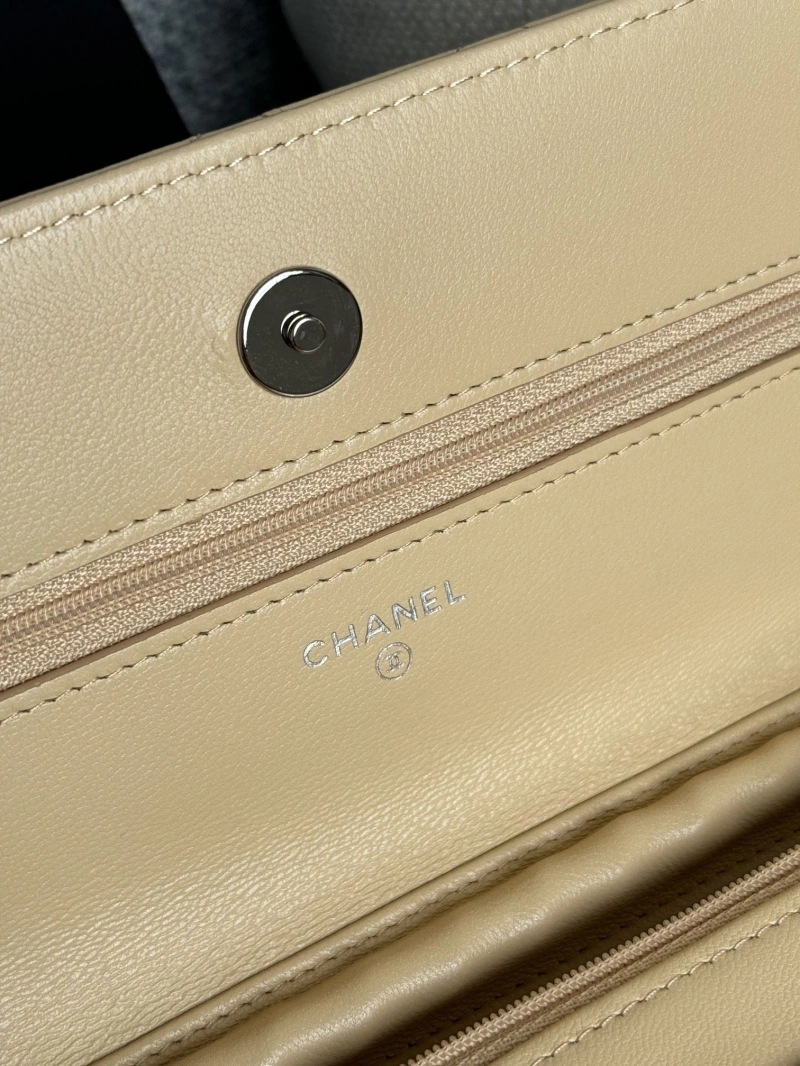 Ch**el wallets 4081-0149