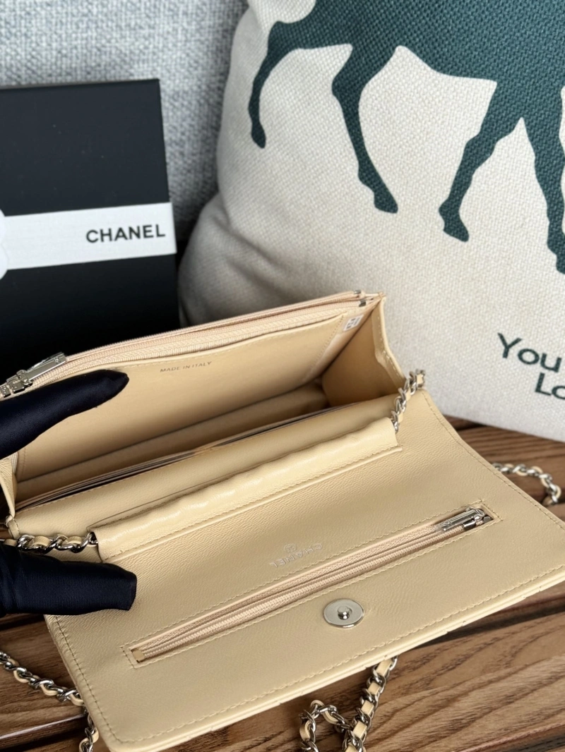Ch**el wallets 4081-0149
