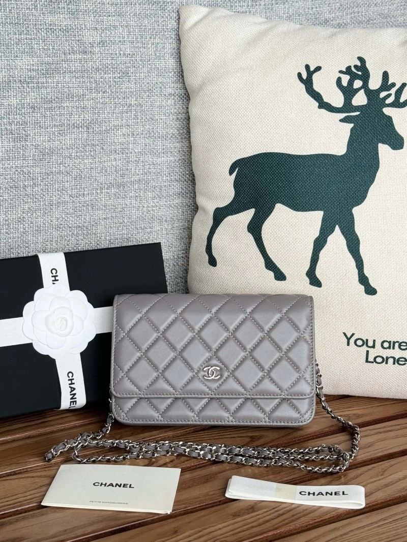 Ch**el wallets 4081-0150