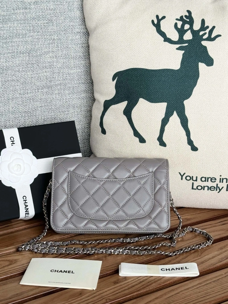 Ch**el wallets 4081-0150