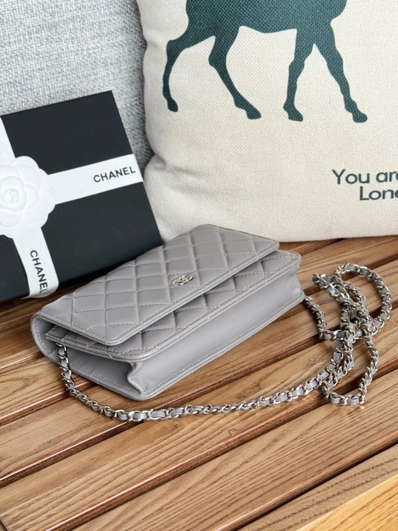 Ch**el wallets 4081-0150