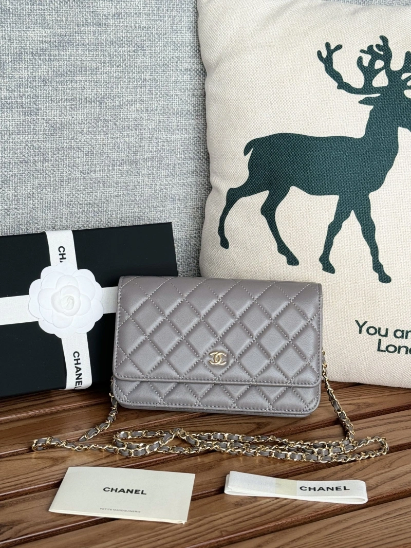 Ch**el wallets 4081-0151