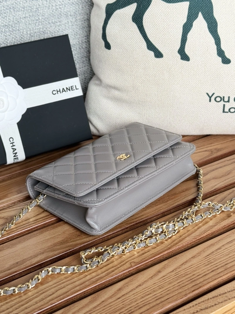 Ch**el wallets 4081-0151