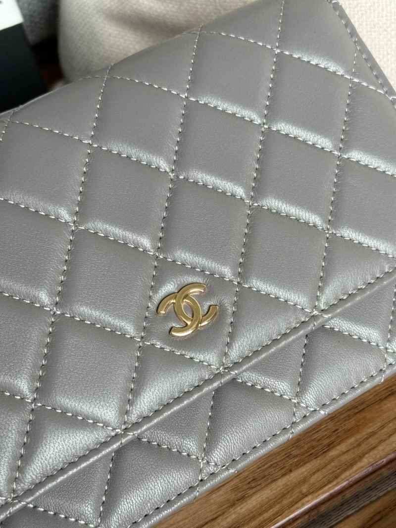 Ch**el wallets 4081-0151
