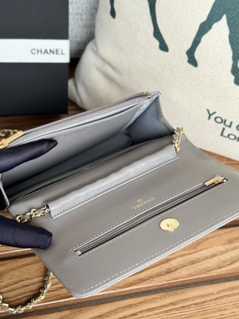 Ch**el wallets 4081-0151
