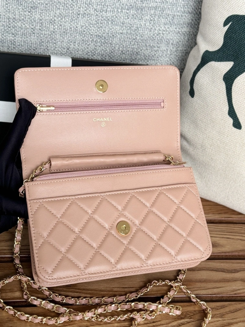 Ch**el wallets 4081-0152