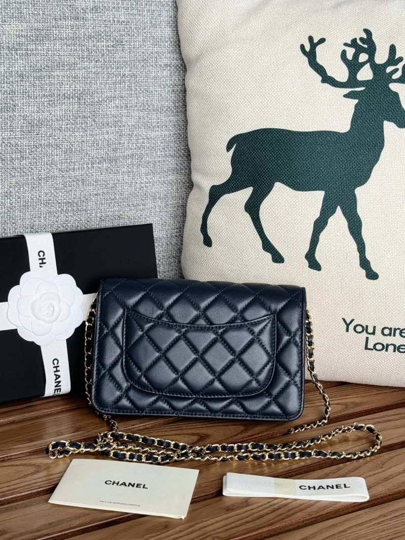 Ch**el wallets 4081-0154