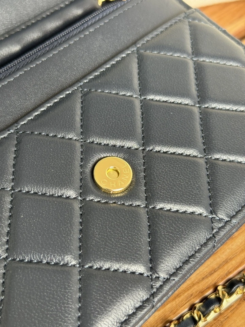 Ch**el wallets 4081-0154