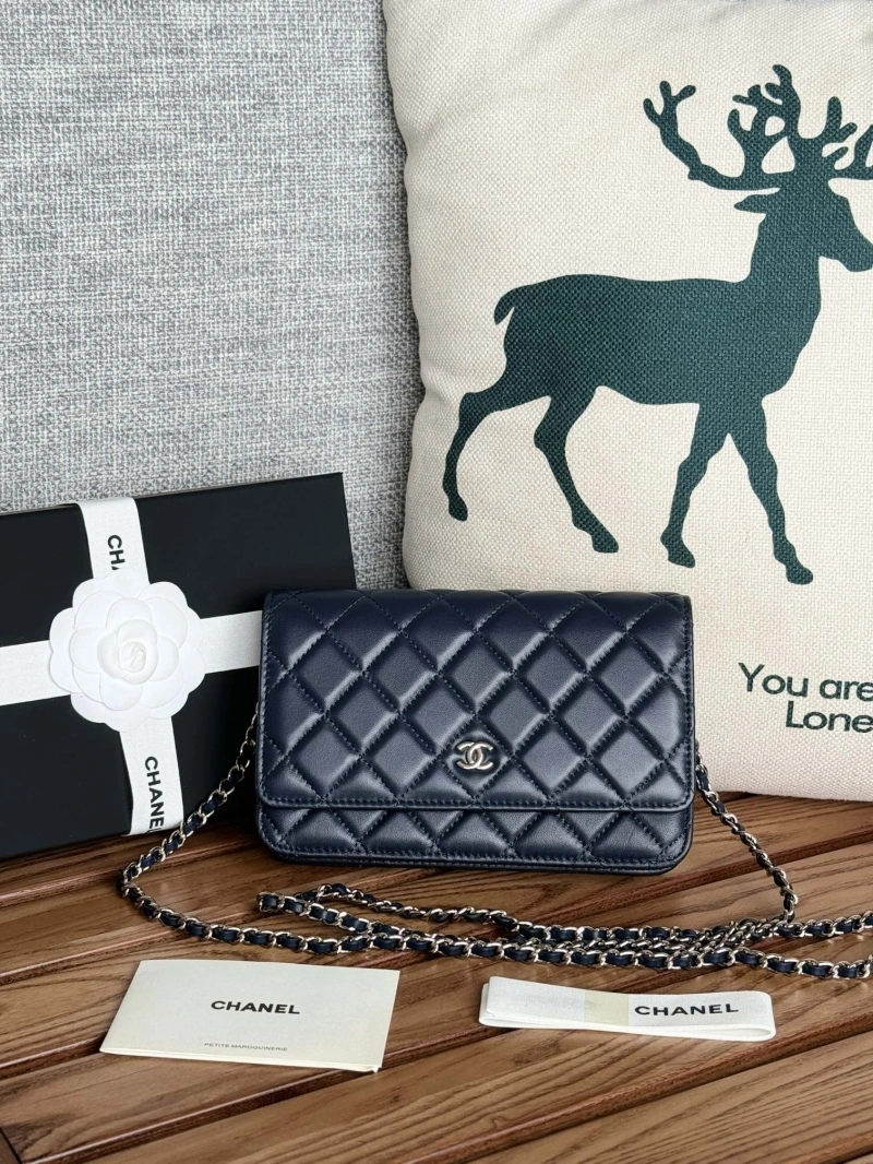 Ch**el wallets 4081-0155