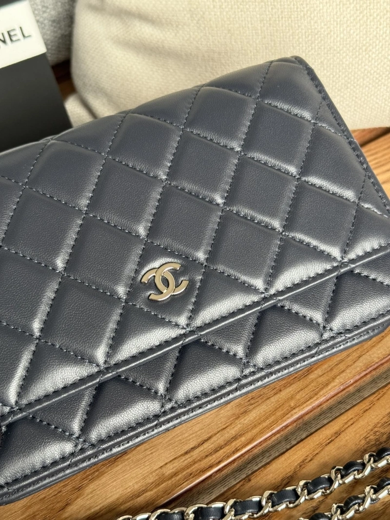 Ch**el wallets 4081-0155