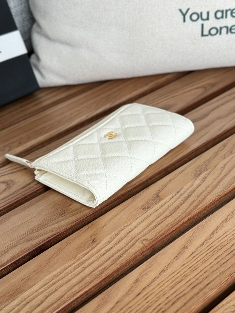 Ch**el wallets 4081-0251