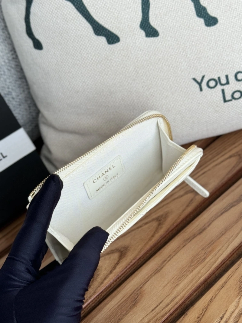 Ch**el wallets 4081-0251
