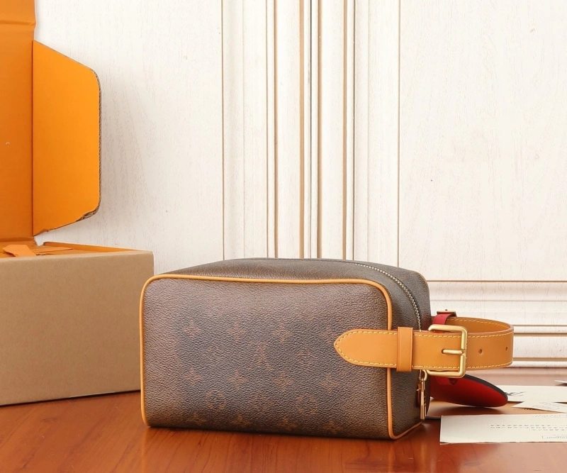 LV Cosmetic Bags 4081-0557