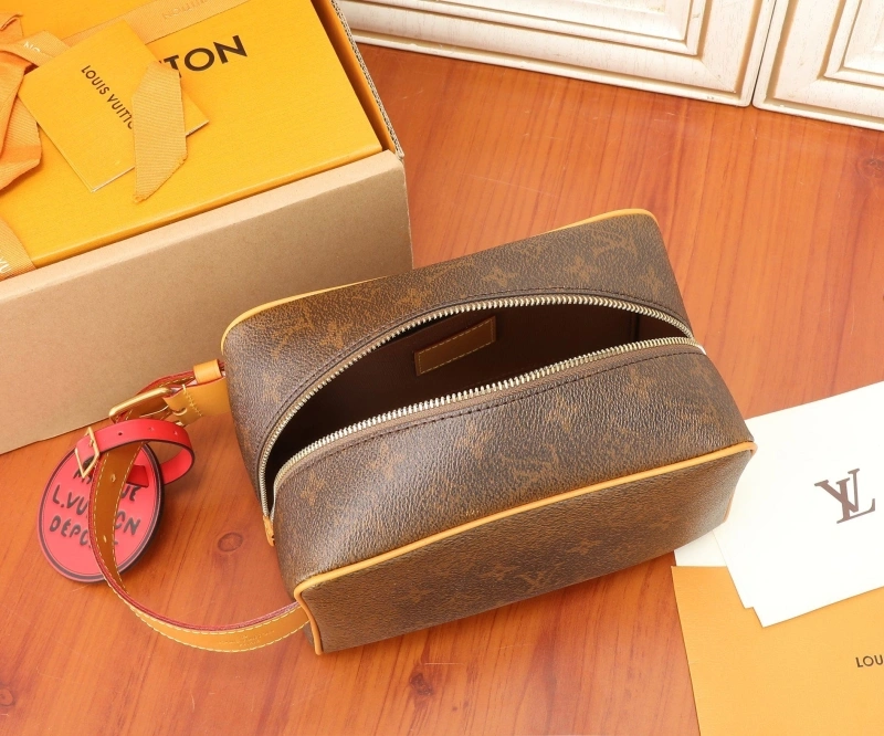 LV Cosmetic Bags 4081-0557