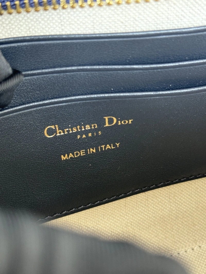D10r wallets 4081-0570