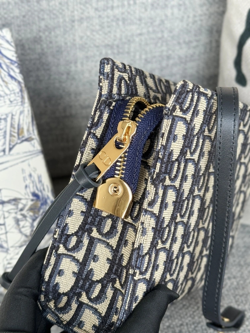 D10r wallets 4081-0570