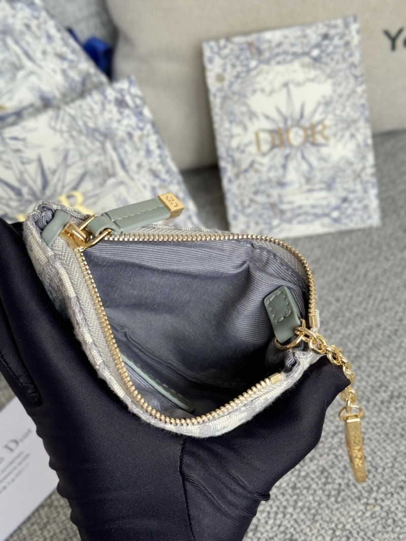D10r wallets 4081-0597