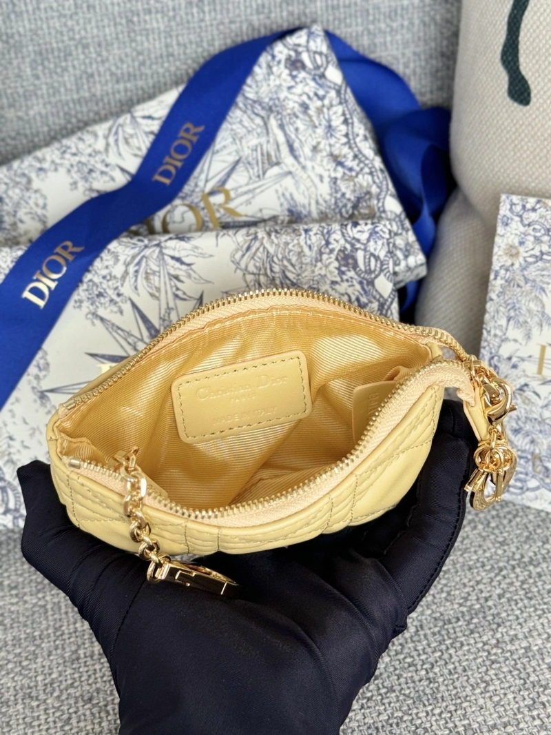 D10r wallets 4081-0617