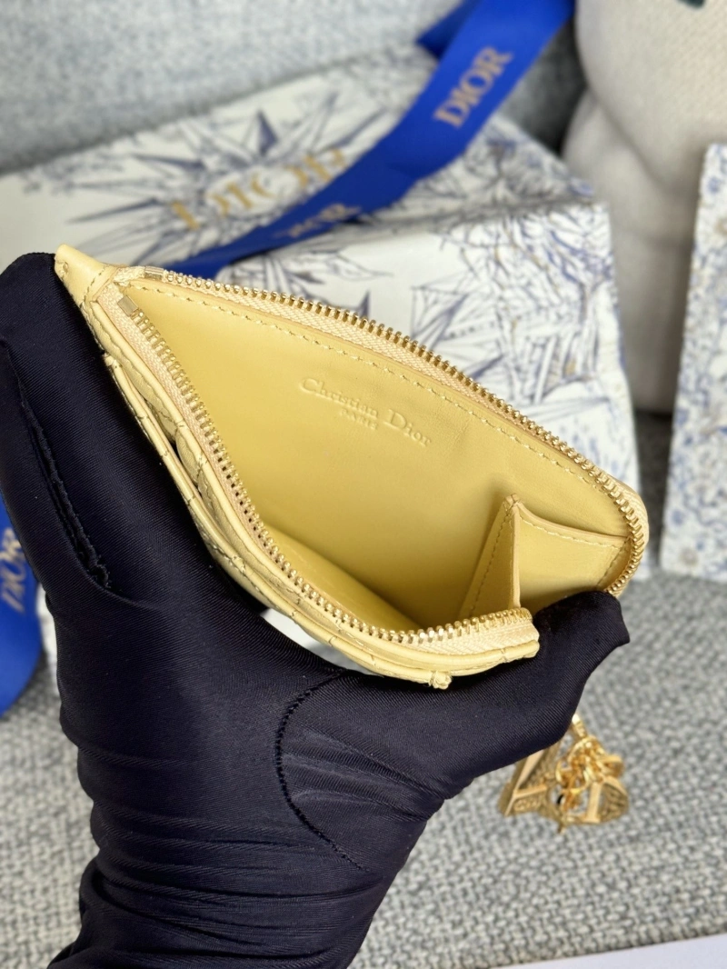 D10r wallets 4081-0624