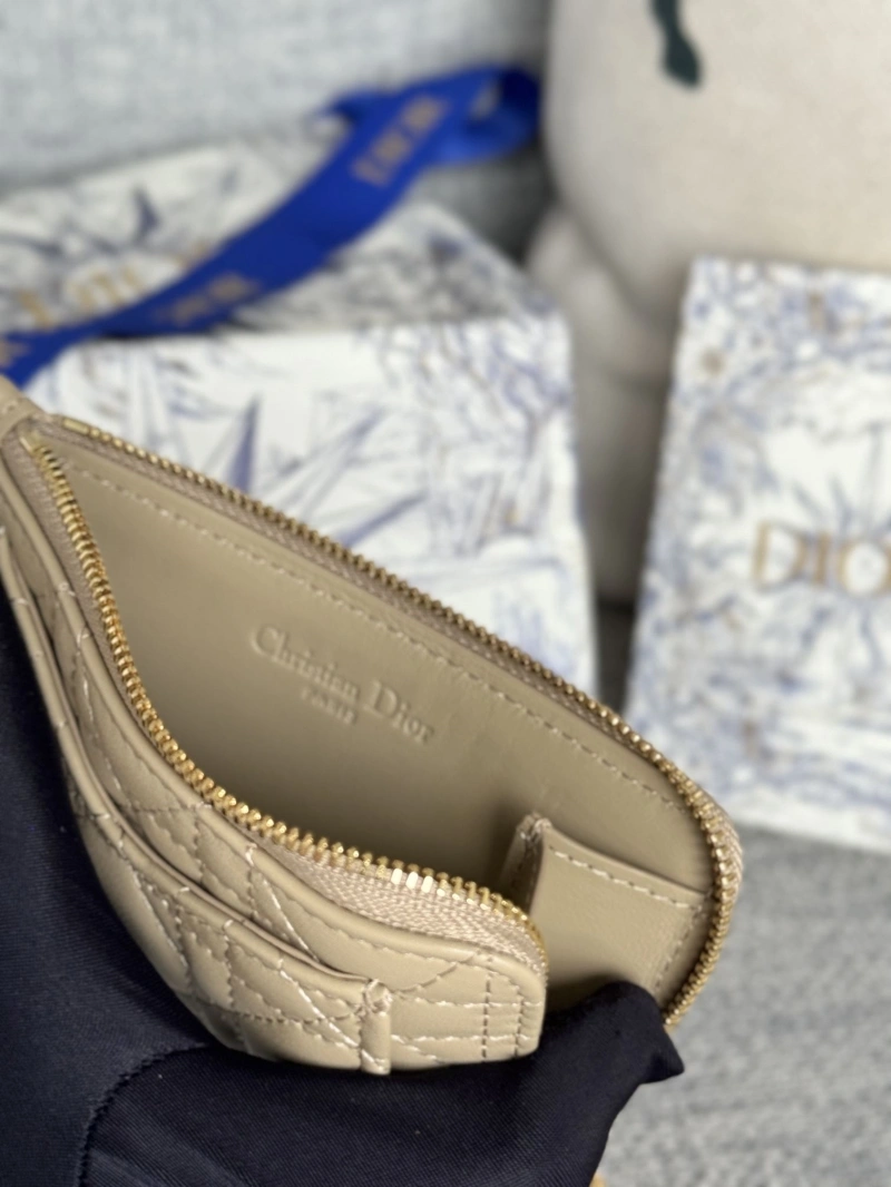D10r wallets 4081-0628