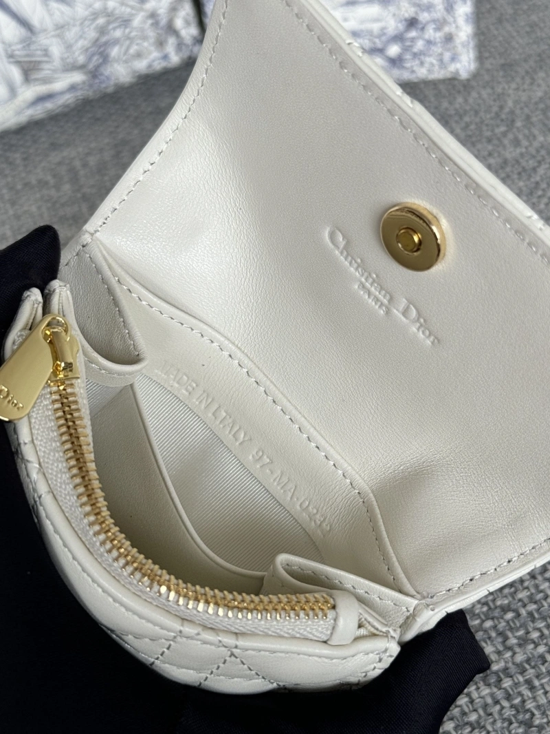 D10r wallets 4081-0637