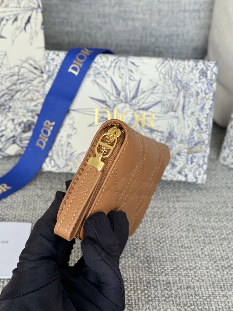 D10r wallets 4081-0647