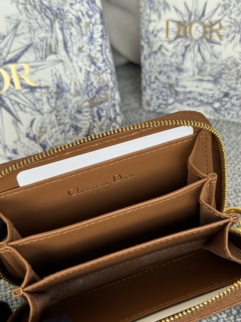 D10r wallets 4081-0647