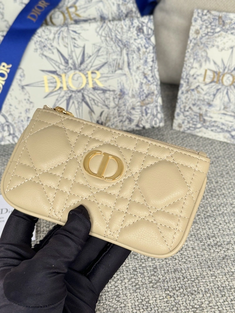 D10r wallets 4081-0653