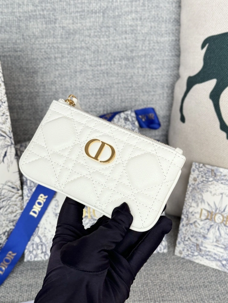 D10r wallets 4081-0656