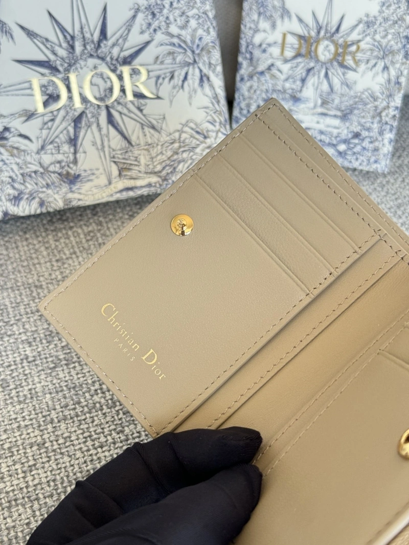 D10r wallets 4081-0667