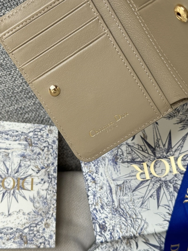 D10r wallets 4081-0671