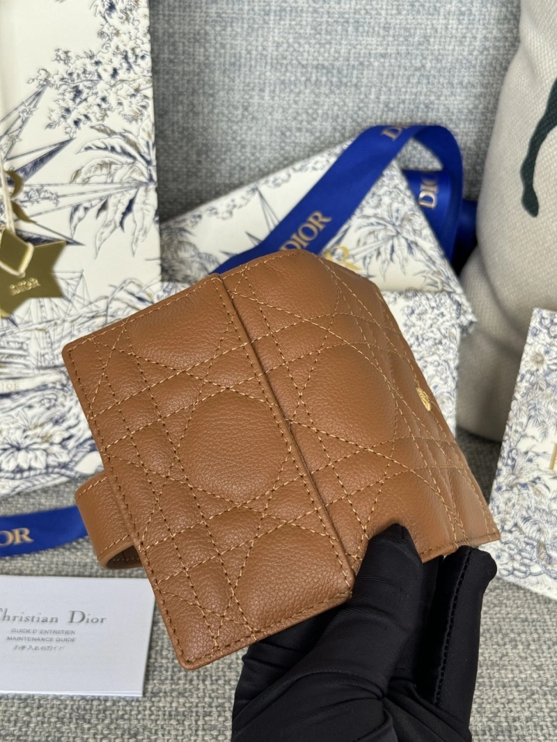 D10r wallets 4081-0682