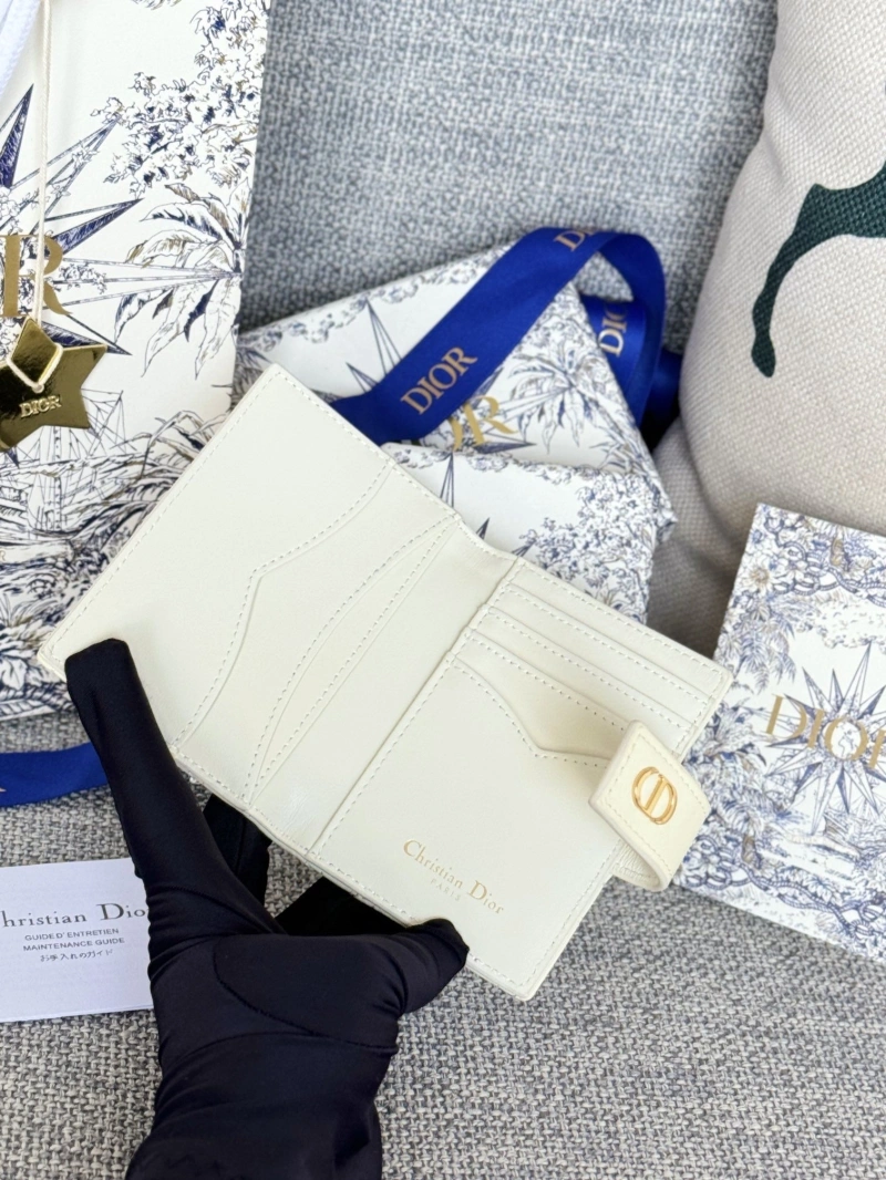 D10r wallets 4081-0687