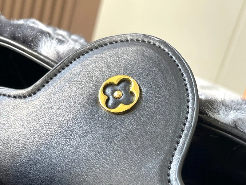 LV Capucines Bags 4081B-0445