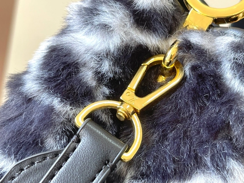 LV Capucines Bags 4081B-0446