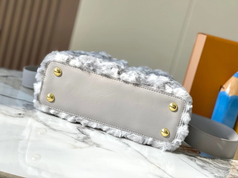 LV Capucines Bags 4081B-0447