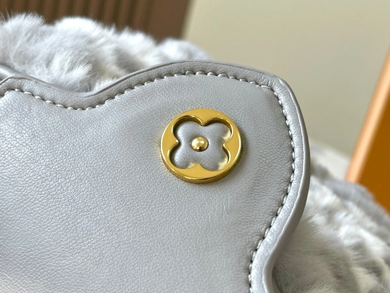LV Capucines Bags 4081B-0448
