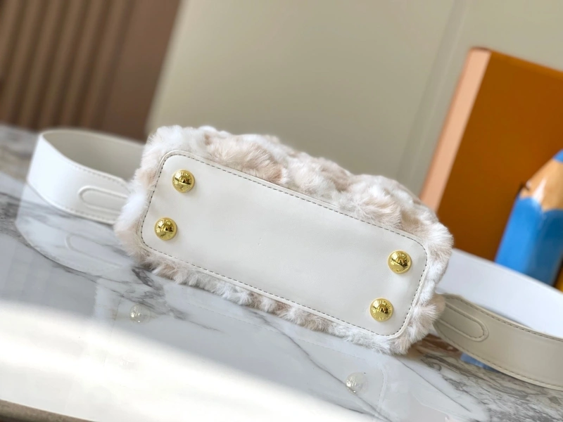 LV Capucines Bags 4081B-0450