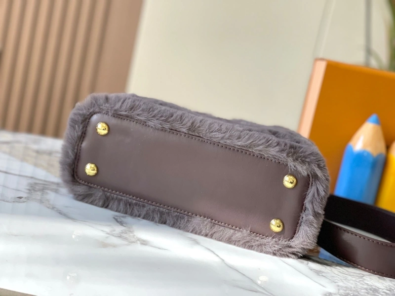 LV Capucines Bags 4081B-0461