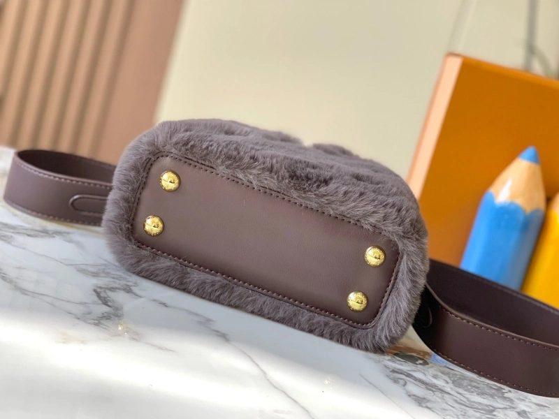 LV Capucines Bags 4081B-0462